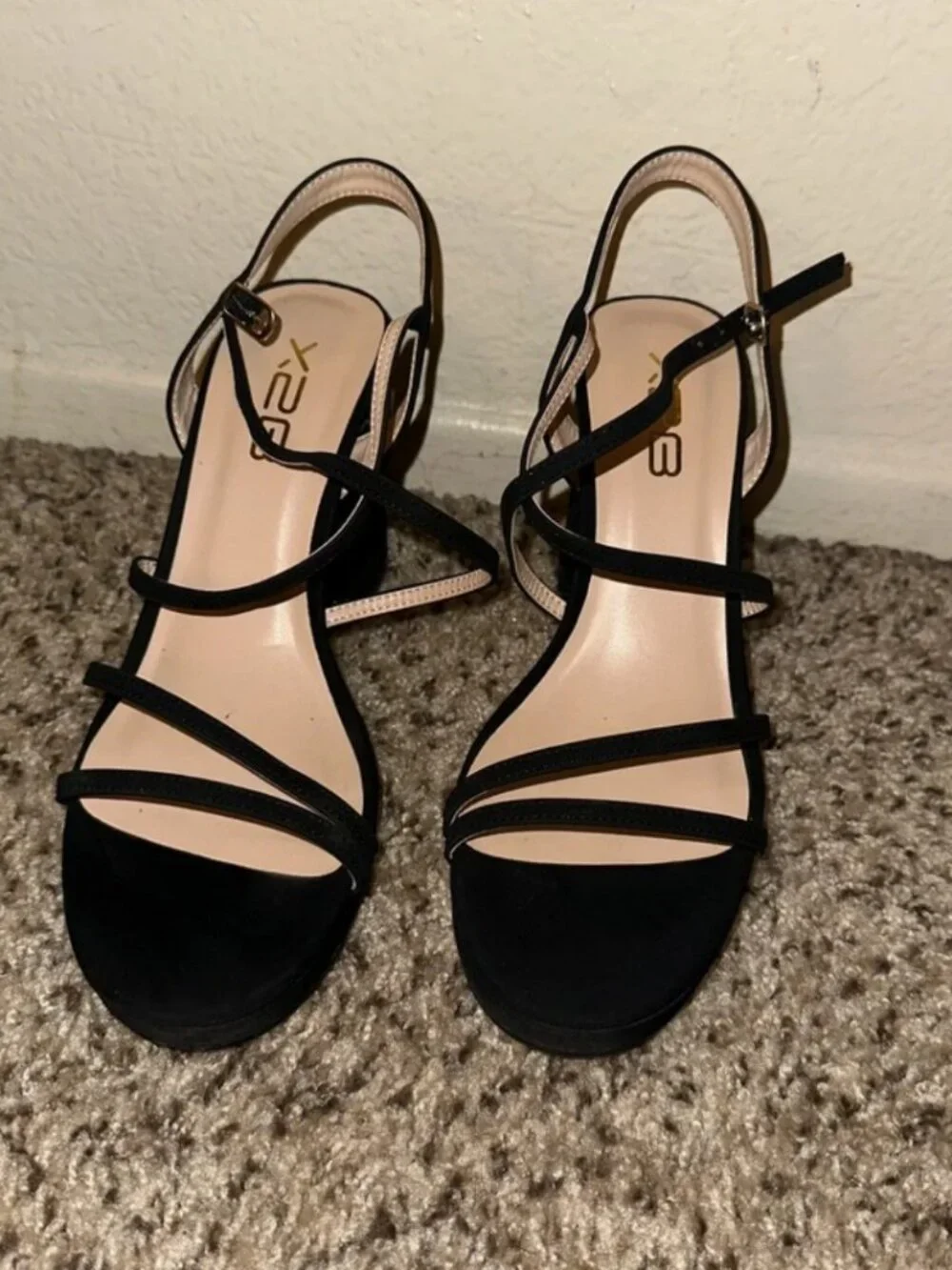 heels - Picture 2 of 2